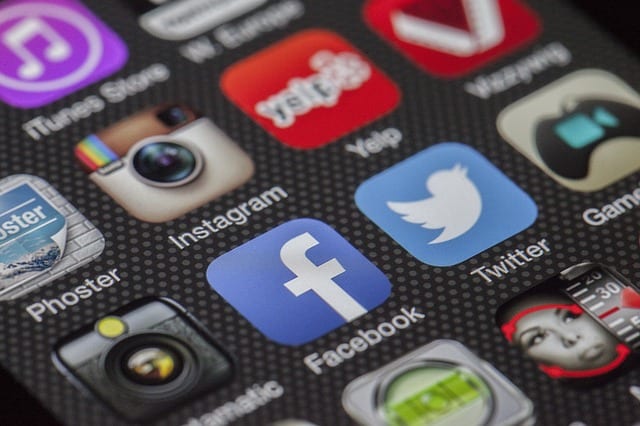 gestion de los perfiles sociales: twitter, facebook, google plus, instagram...redes sociales